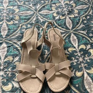 New women sandals size 8